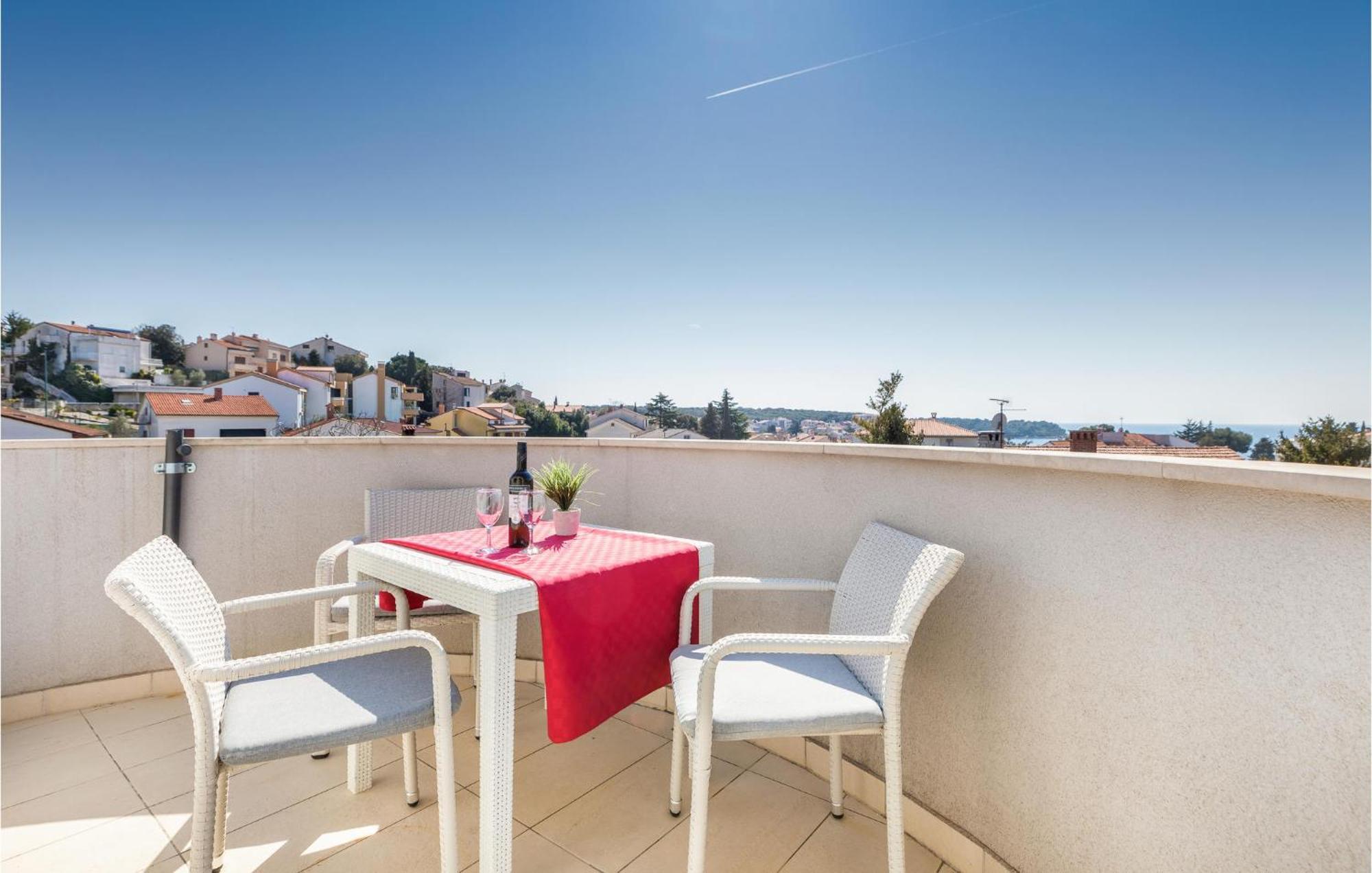 Stunning Apartment In Pjescana Uvala With Wifi Extérieur photo