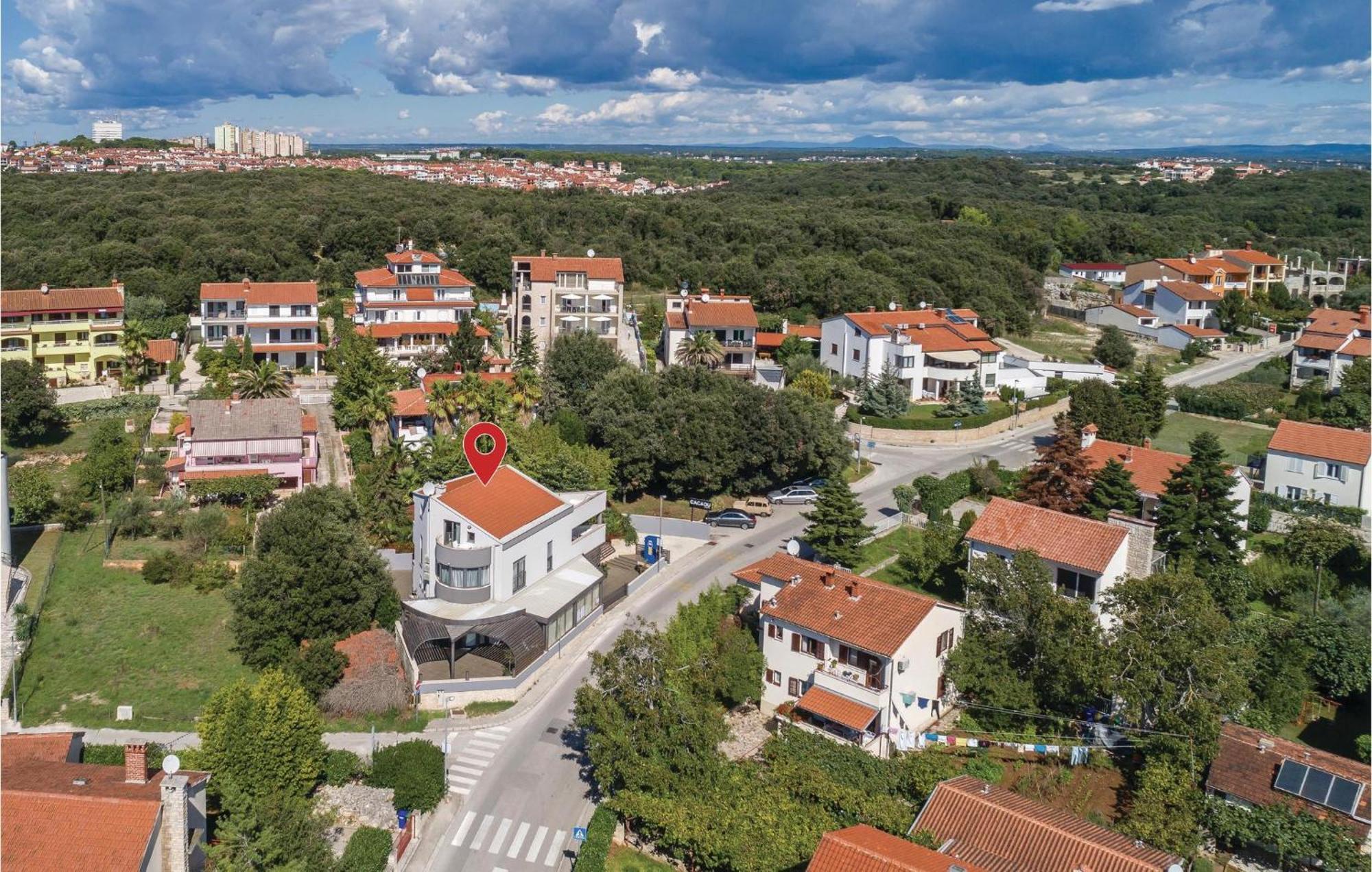 Stunning Apartment In Pjescana Uvala With Wifi Extérieur photo